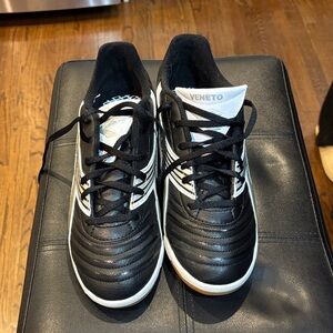 Diadora Black and White Athletic Shoes